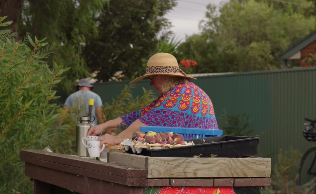 Neighbourhood Circles